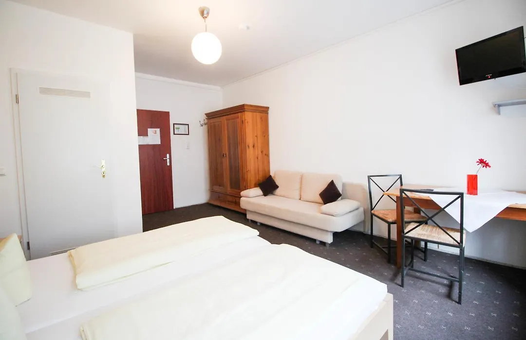 Hotel Pension Am Hauptbahnhof-1